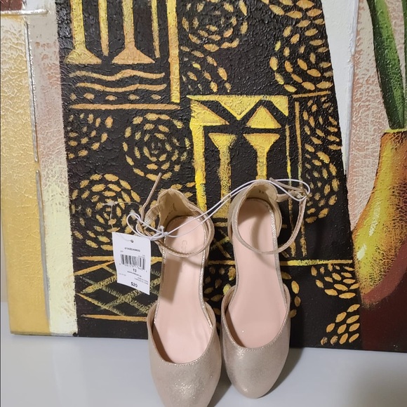 Girl Gold shoe - Picture 3 of 3